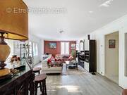 Séjour lumineux. - Appartement à CHATEAUFORT