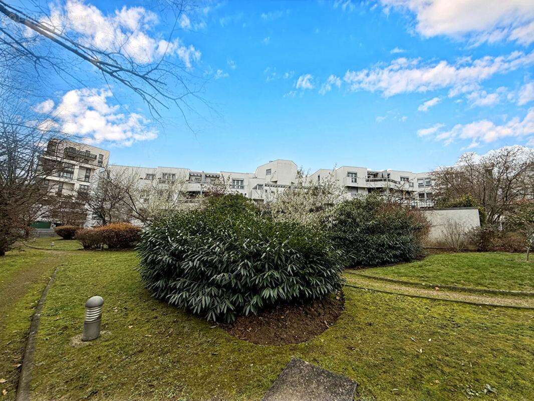 Appartement à SURESNES