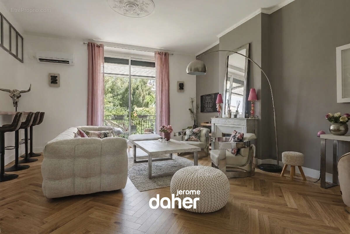 Appartement à MARSEILLE-6E