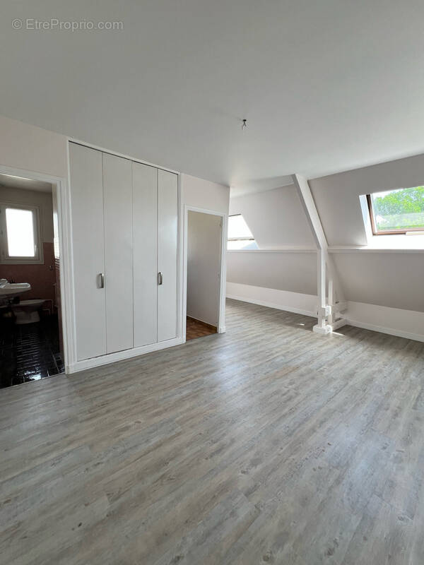 Appartement à SAINTE-GENEVIEVE-DES-BOIS