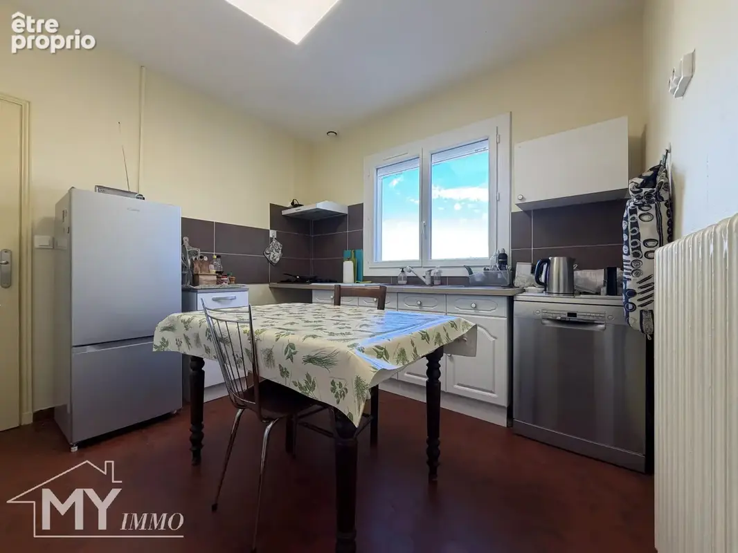 VÉLINES - Maison de plain-pied avec 3 chambres - photo 7