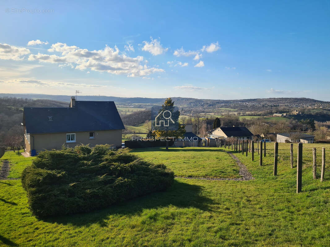 Grande maison familiale avec vue imprenable à Gages - photo 5