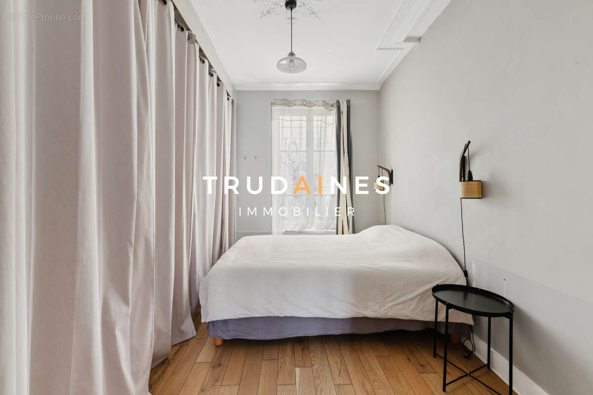 Appartement à PARIS-9E