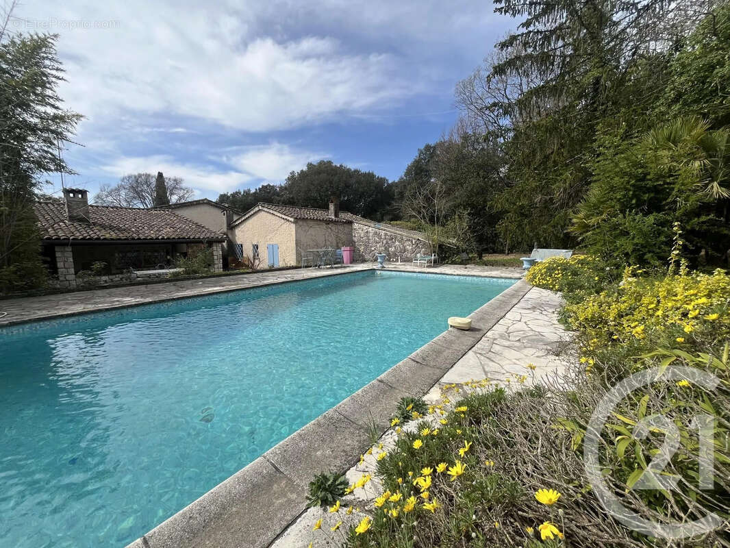 Maison à ROQUEFORT-LES-PINS