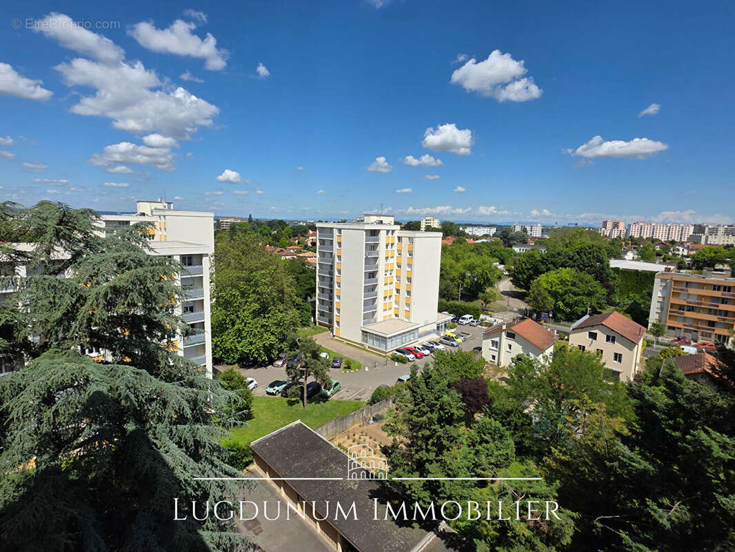 Appartement à BRON