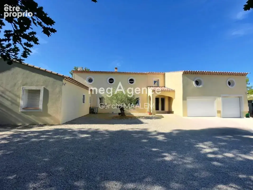 Maison de 350m² avec piscine à Régusse - photo 3