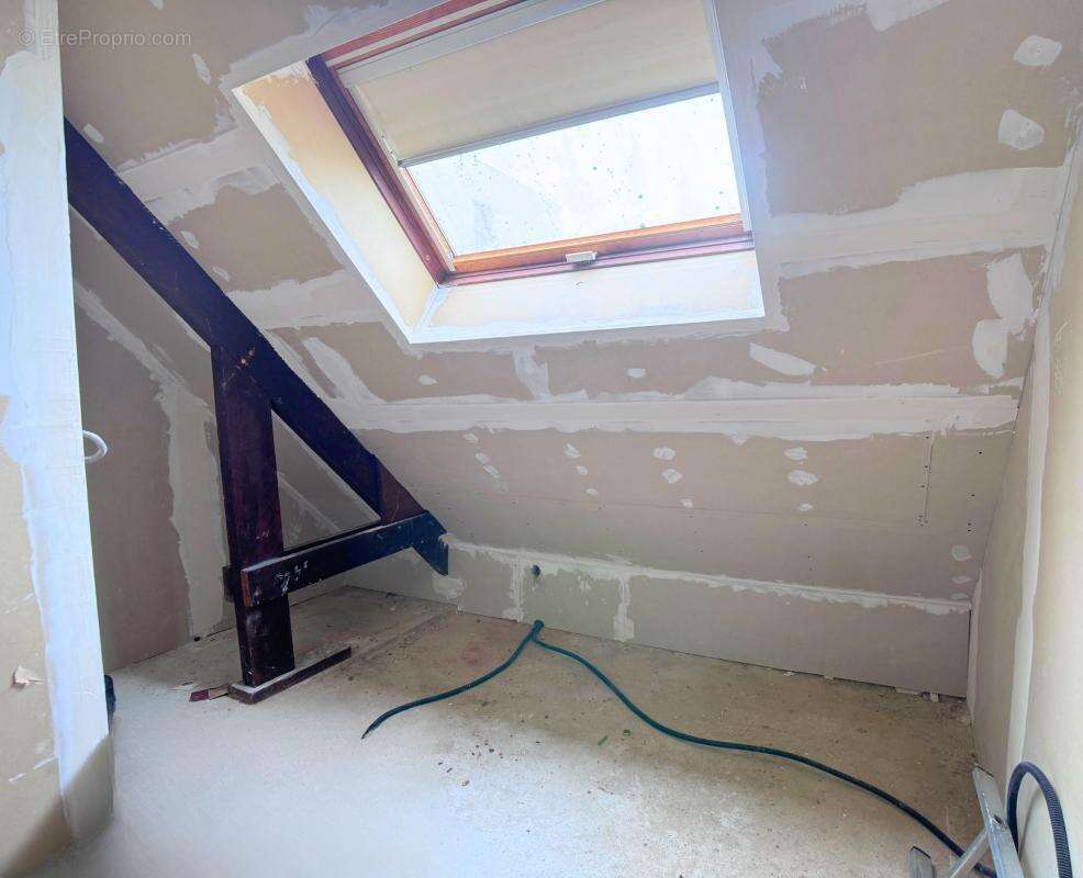 RENNES LA POTERIE – Maison familiale 136 m² avec jardin, véranda et garage - photo 11