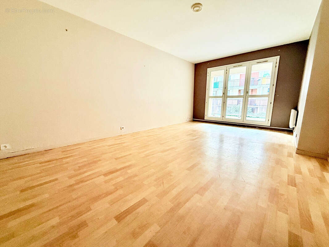 Appartement à LEVALLOIS-PERRET