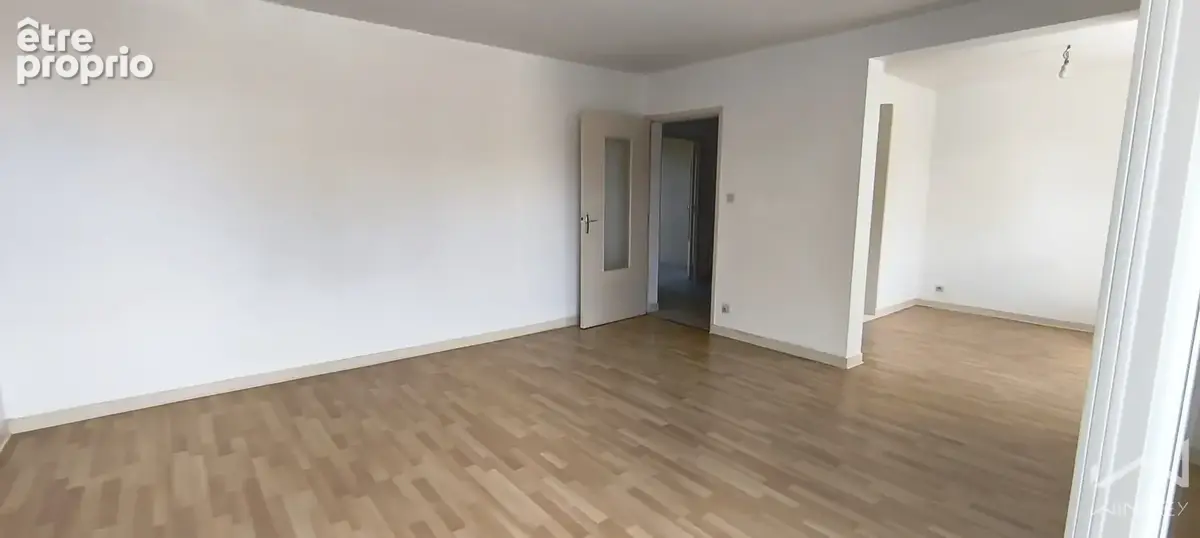 À vendre    appartement 72 m2   saint pierre montlimart -  lumineux, cave et parking - photo 3