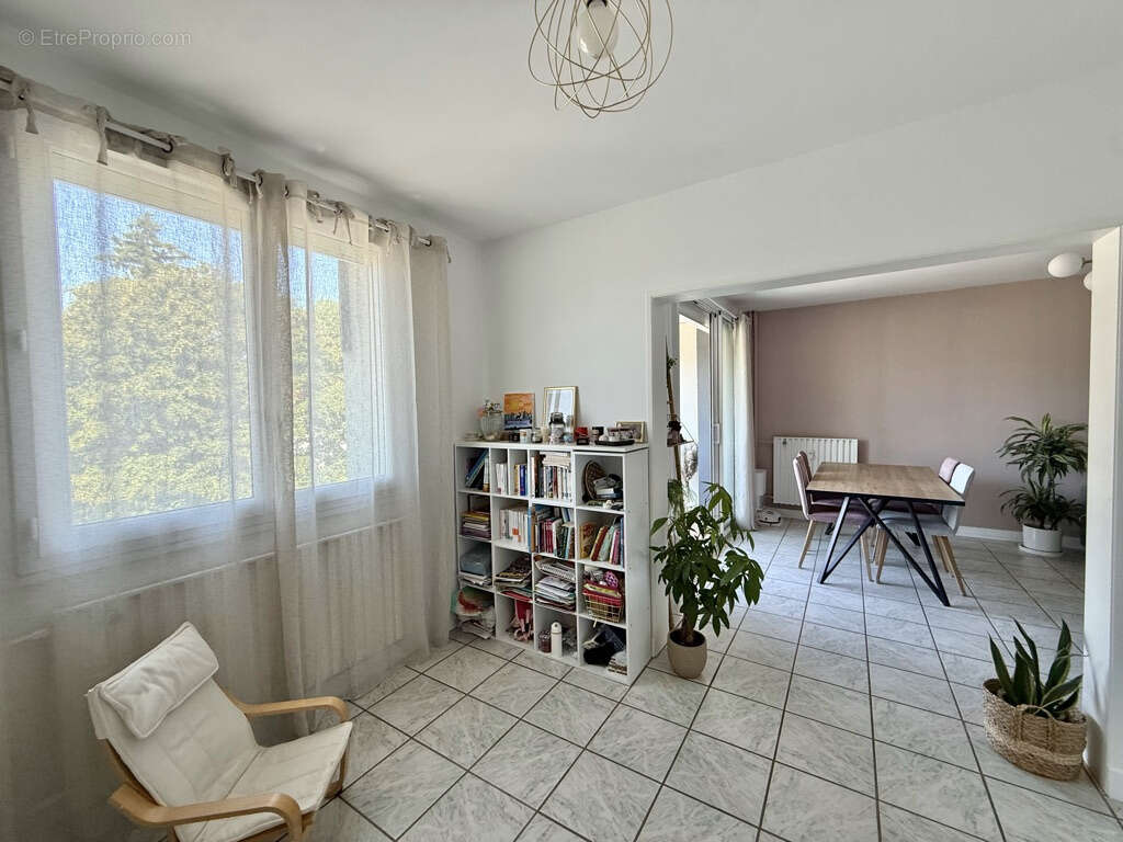 Appartement à BOURG-LES-VALENCE