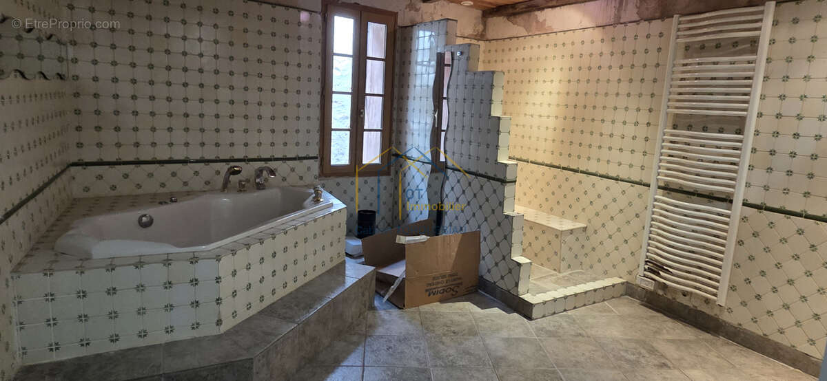 Maison à SAINT-GUILHEM-LE-DESERT
