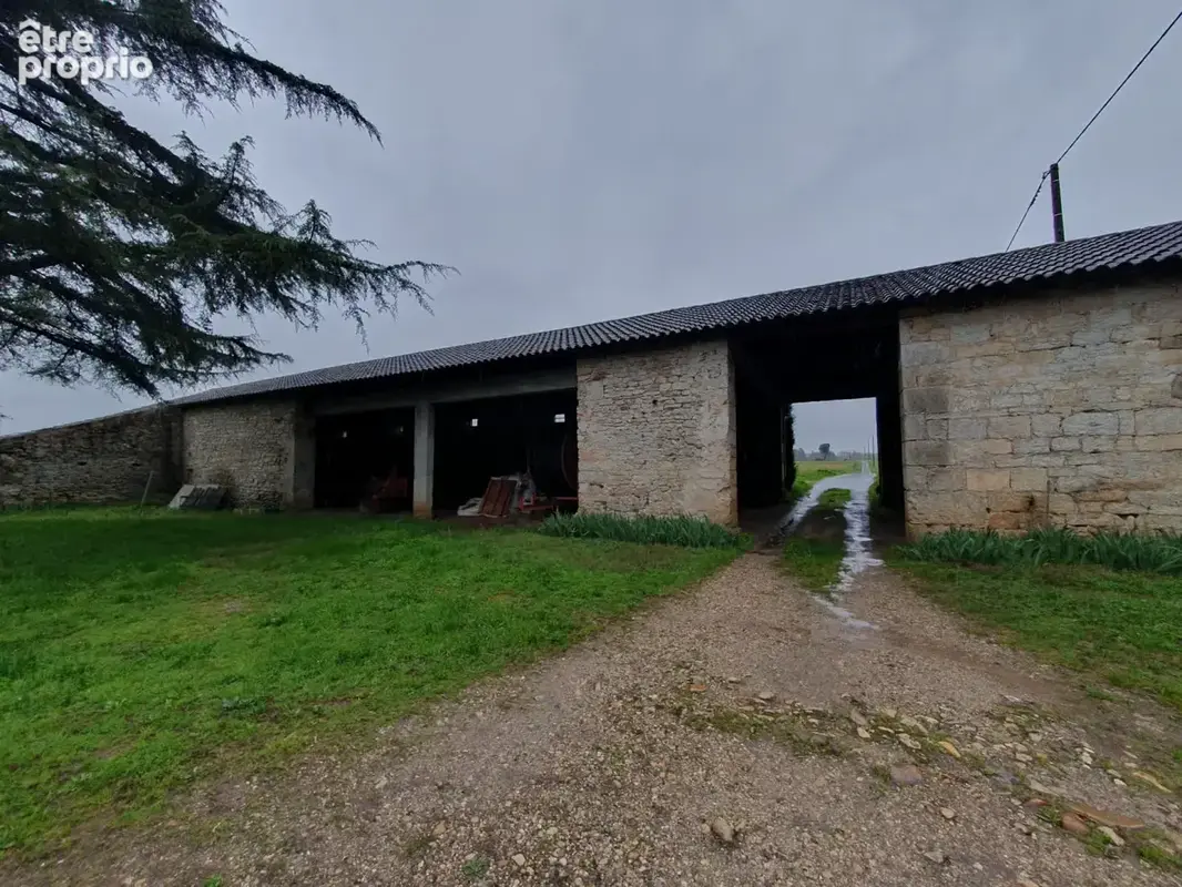 hangar entrée
