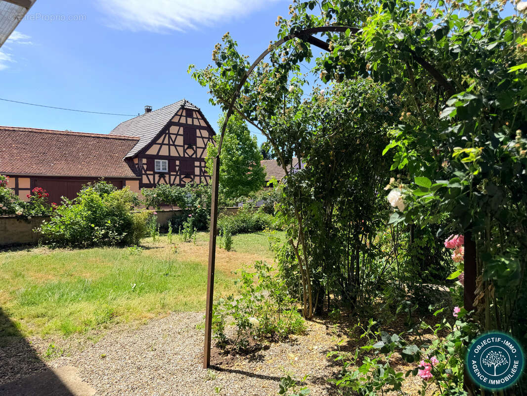 Exceptionnel corps de ferme  batisse de 350 m2  47 ares - photo 5
