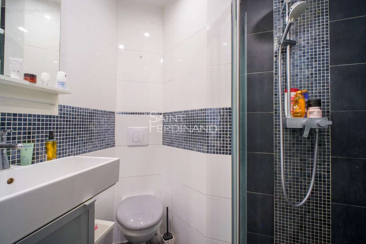 Appartement à PARIS-17E