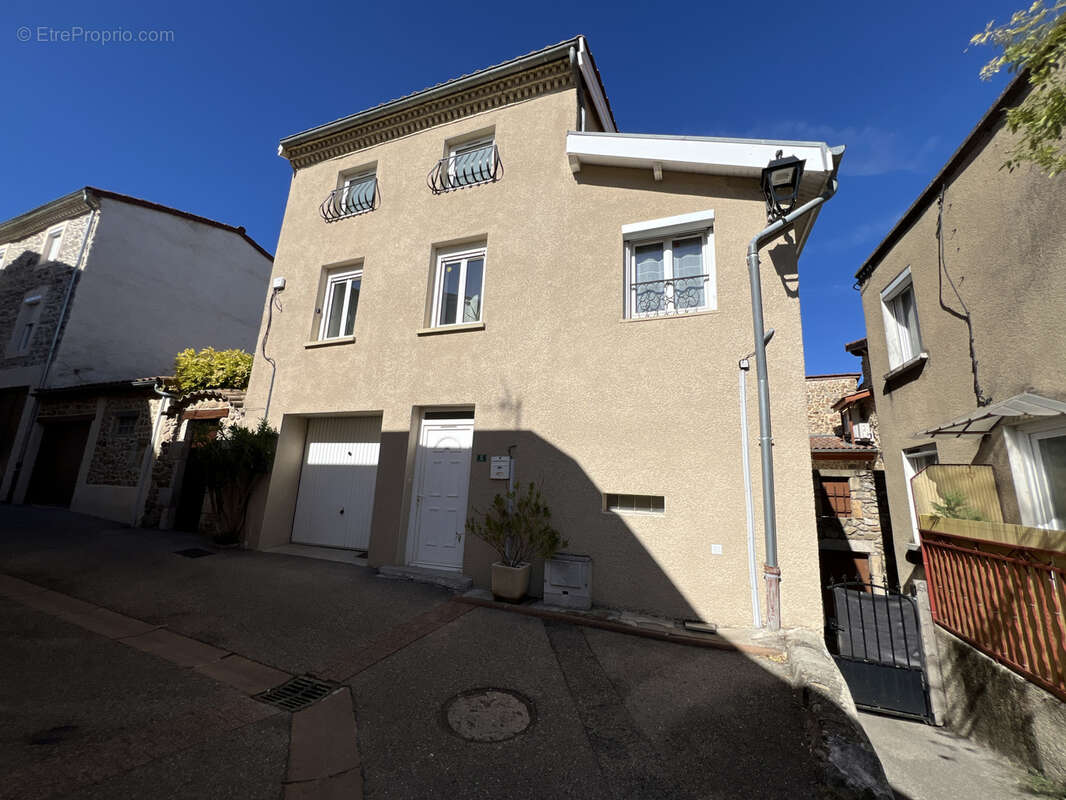 Maison à SAINT-PIERRE-DE-BOEUF