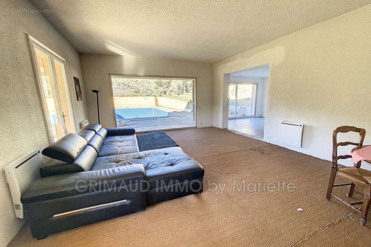 Maison à LA GARDE-FREINET