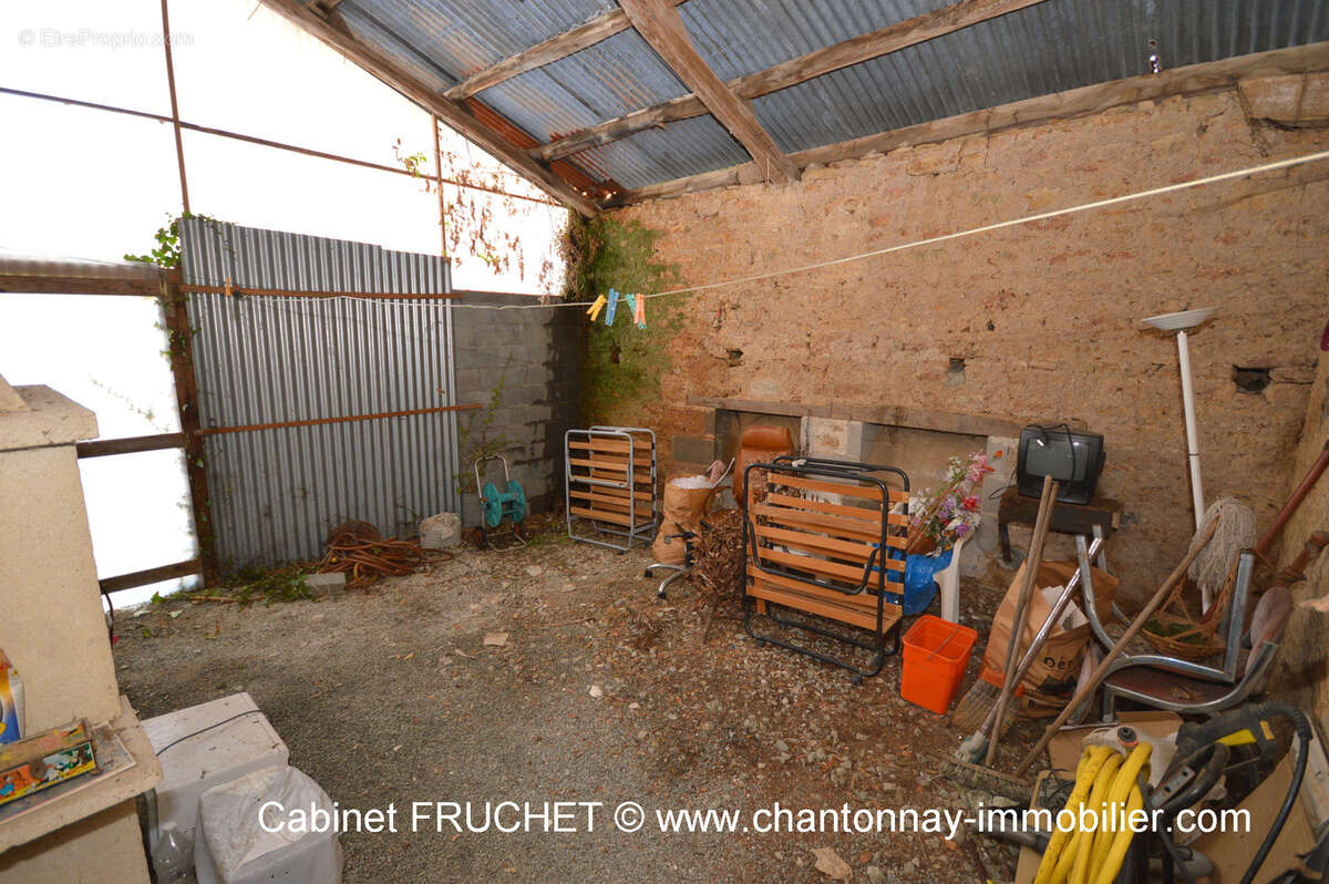 Maison à BAZOGES-EN-PAREDS