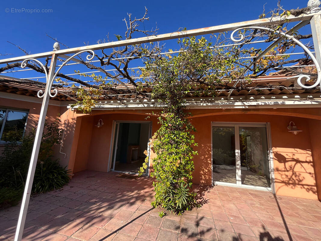 Maison à LE CASTELLET