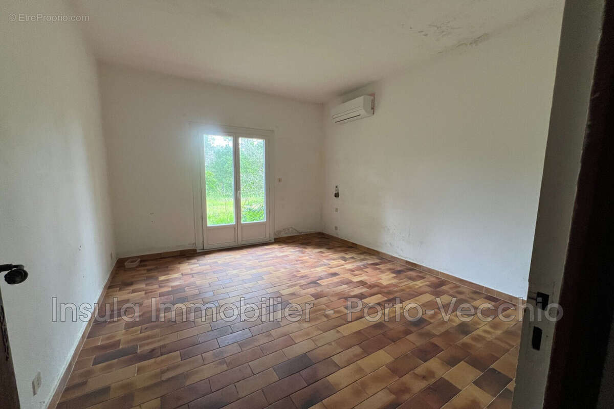 Maison 136 m² à Porto-Vecchio  - photo 7