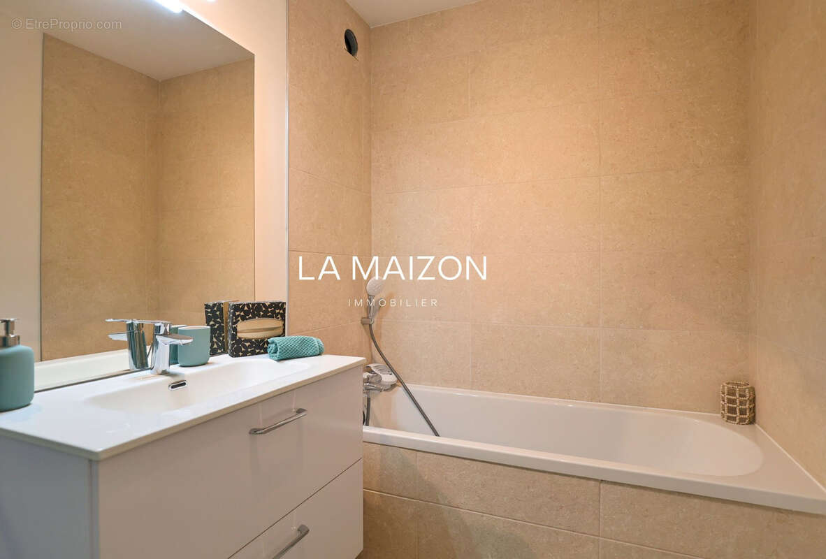 Appartement T4 de standing avec vaste balcon + 2 parkings   Marcq-en-Barœul secteur Brossolette - photo 11