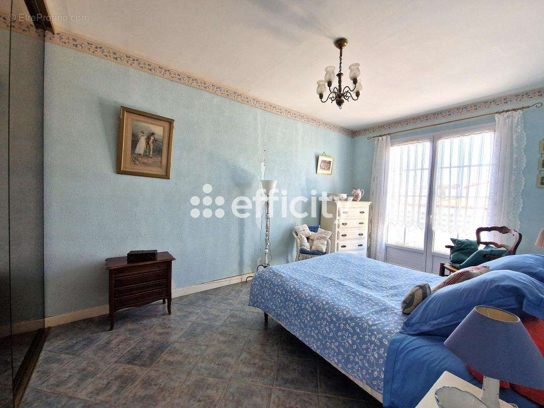 Maison à VAUX-SUR-MER