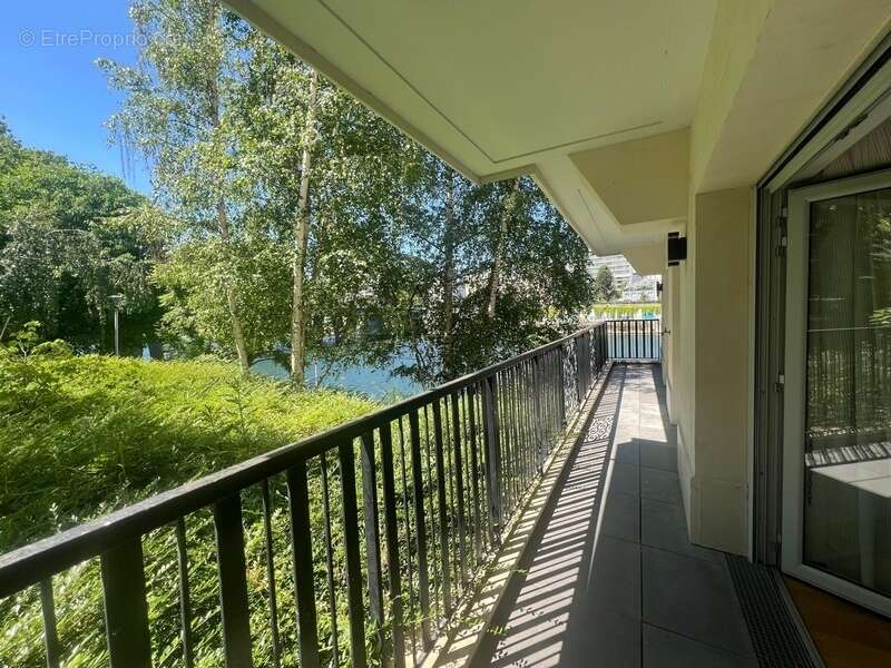 Appartement à NEUILLY-SUR-SEINE