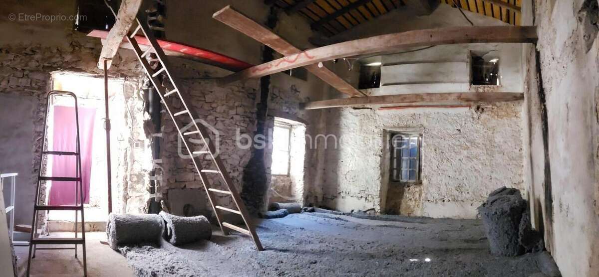 Maison à SAINT-JEAN-DU-PIN