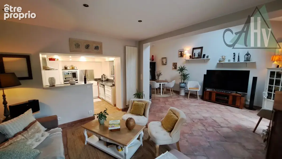DRAVEIL (91) - Maison rénovée de 116 m2 avec 3 chambres et joli jardin arboré. - photo 2