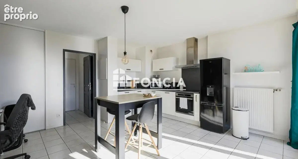  T2 de 47 m² en excellent état, avec terrasse couverte et ascenseur, au cœur d’un secteur recherché proche des transports. Une o - photo 6