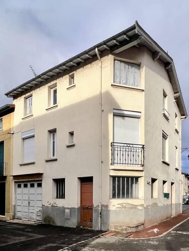 Appartement à SAINT-JUST-SAINT-RAMBERT