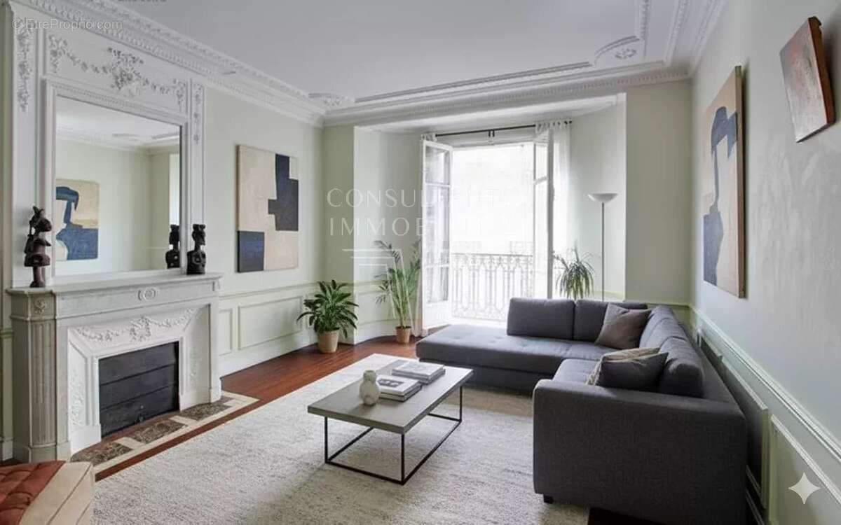 Appartement à PARIS-7E