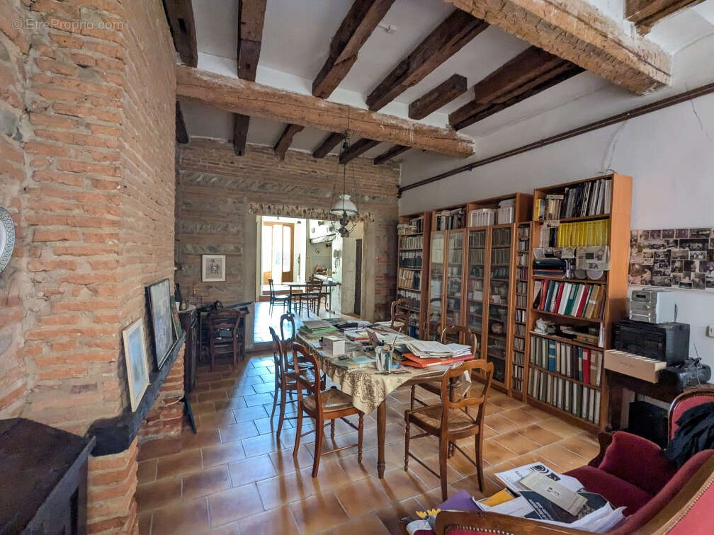 Maison à MONTESQUIEU-VOLVESTRE