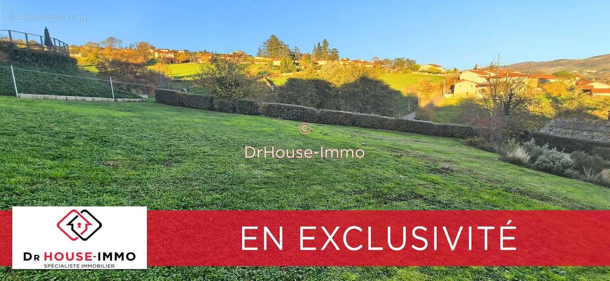 Terrain à MEYS