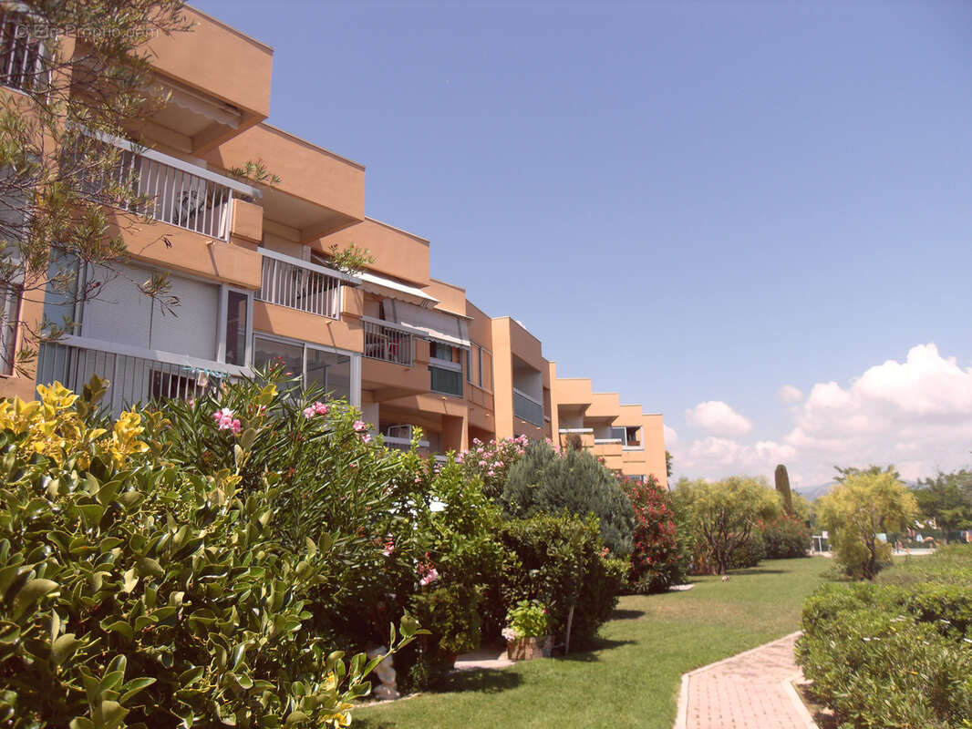 Appartement à VILLENEUVE-LOUBET