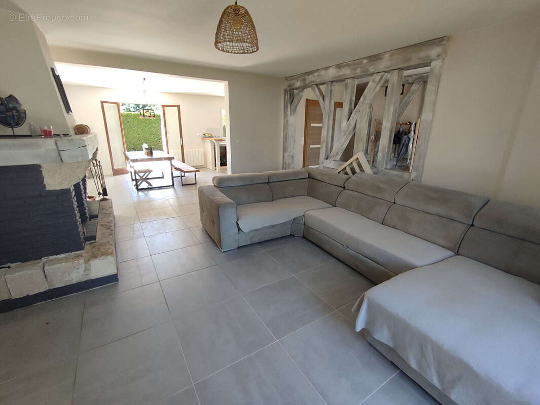 Maison à SAINT-JEAN-DE-BRAYE