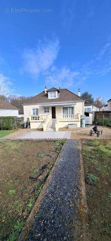 Maison à PARCAY-MESLAY