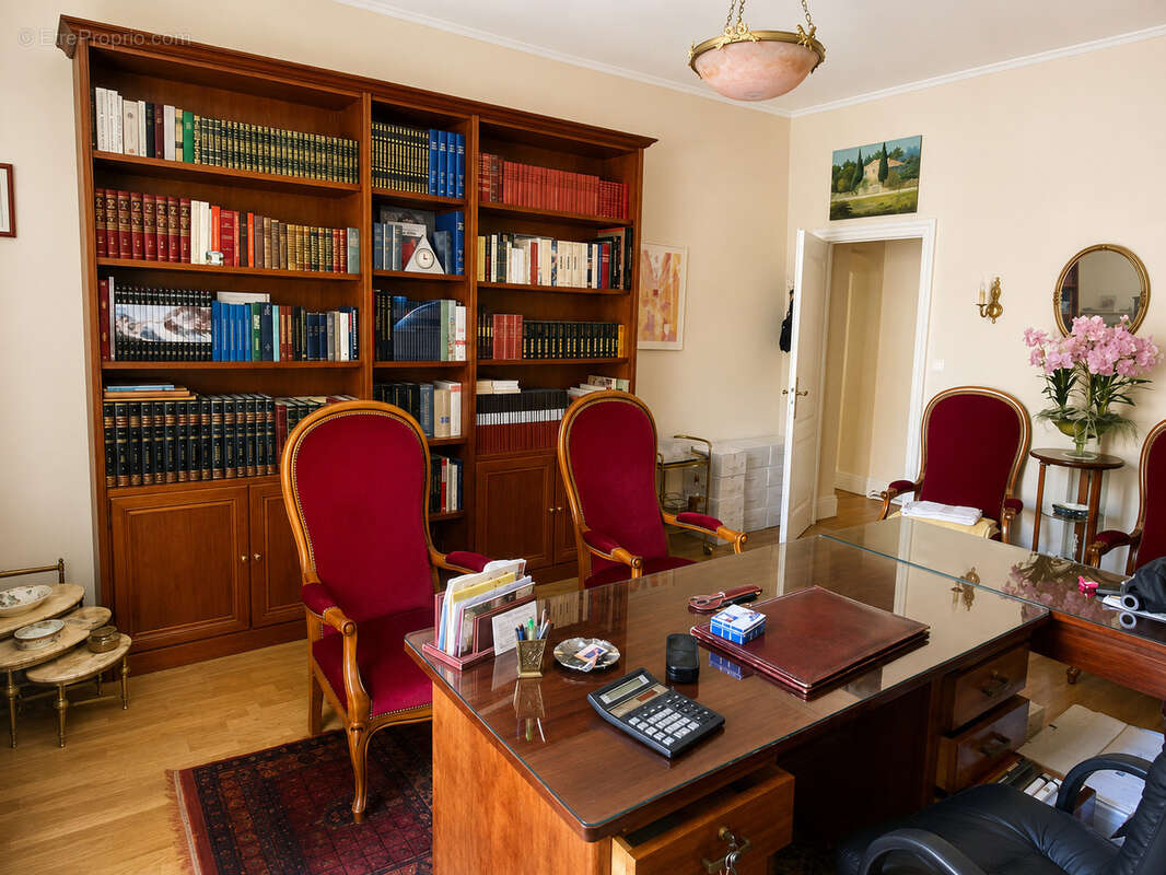 Appartement  lumineux 147 m2 3 chambres parking privatif - photo 9