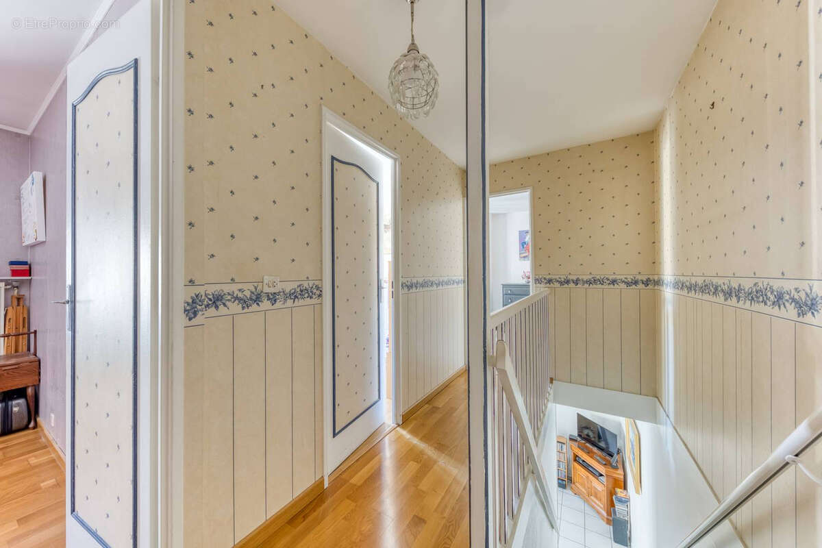 Appartement à EMERAINVILLE