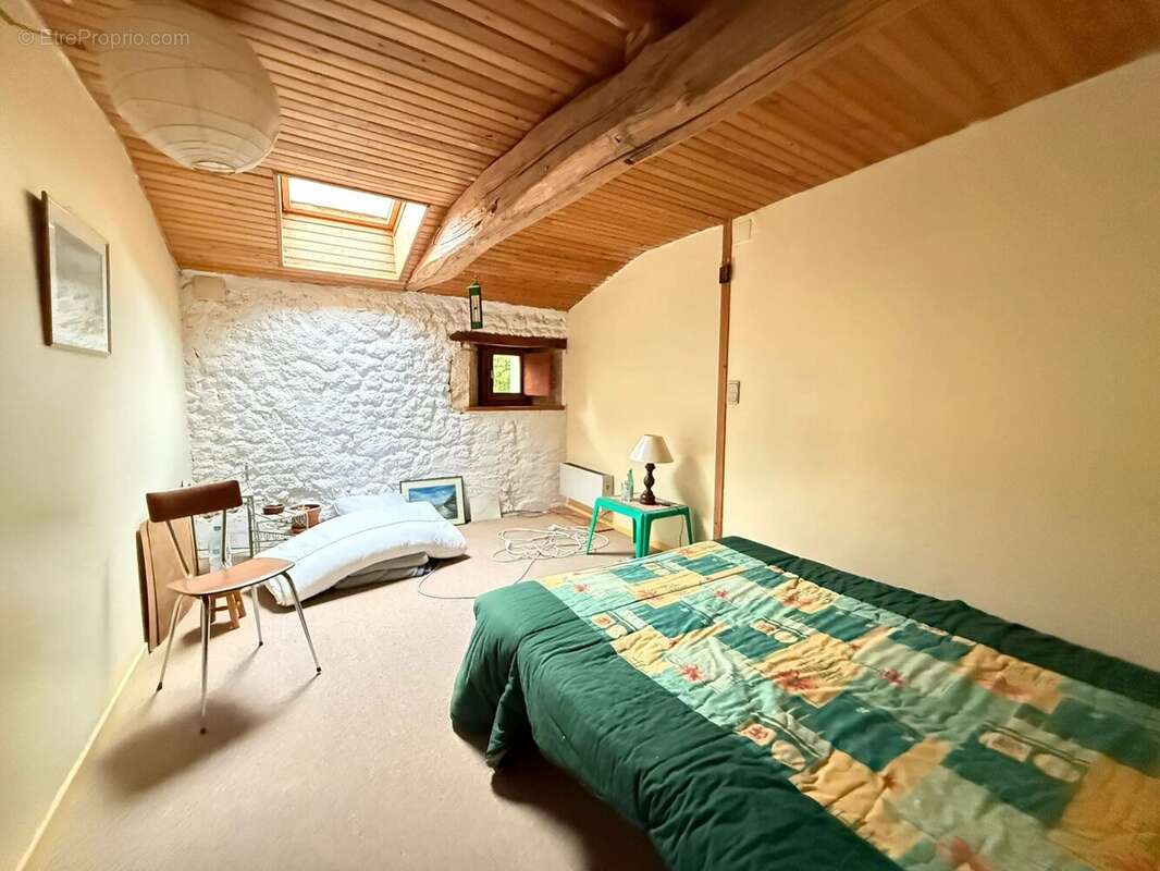 Charmante maison en pierre de 4 chambres dans un quartier paisible - photo 9