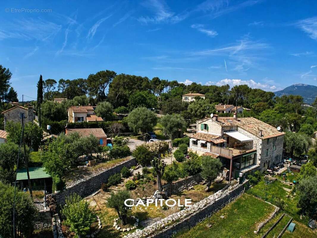 Maison à ROQUEFORT-LES-PINS