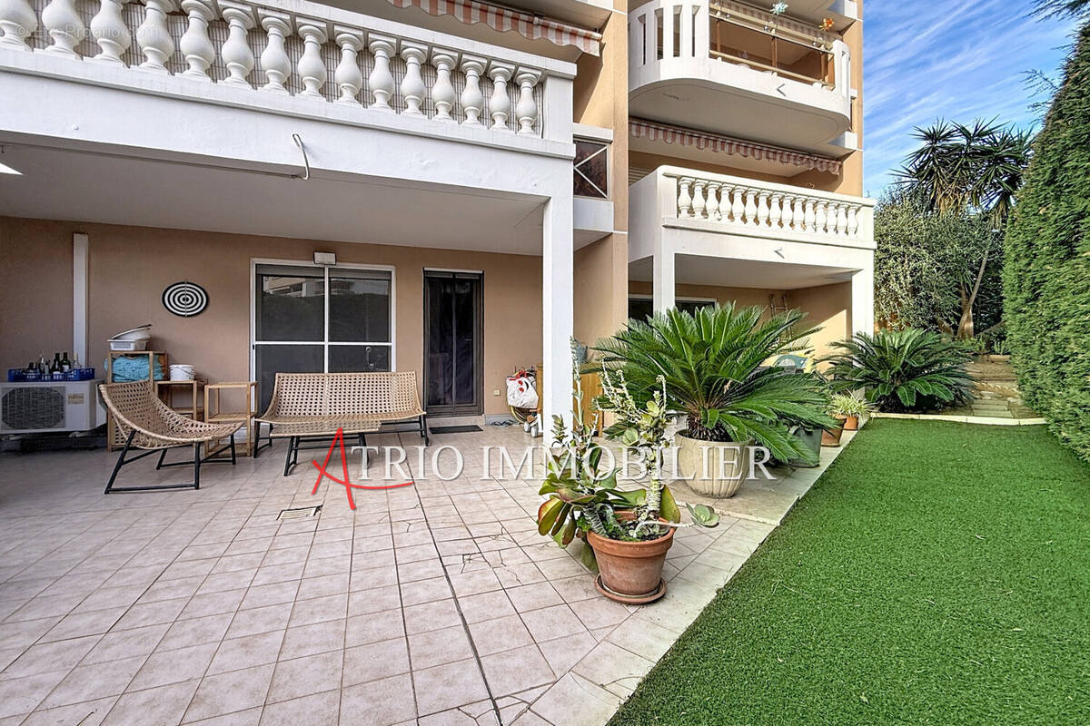 Appartement à SAINT-LAURENT-DU-VAR