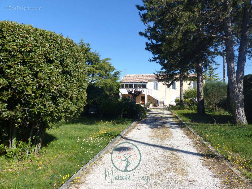 Maison à VALREAS