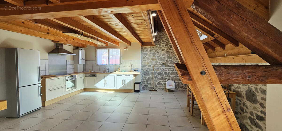 Appartement à ALLONZIER-LA-CAILLE