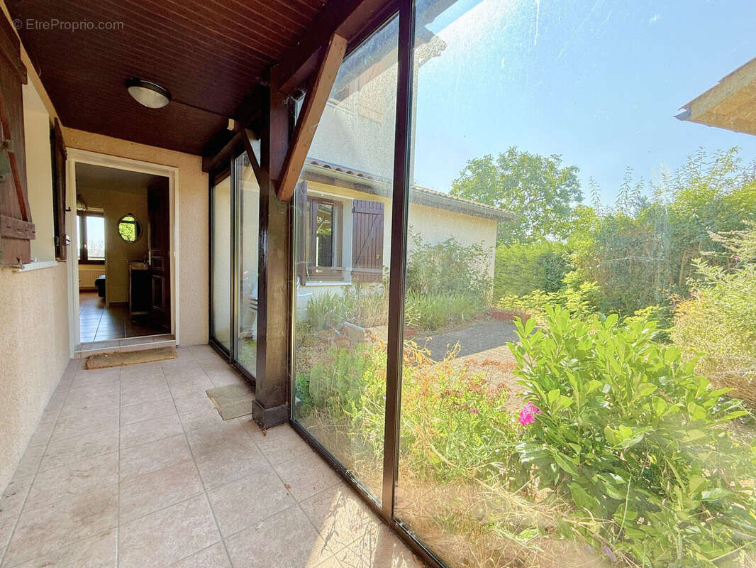 Maison 144 m² à Chaponost  - photo 2