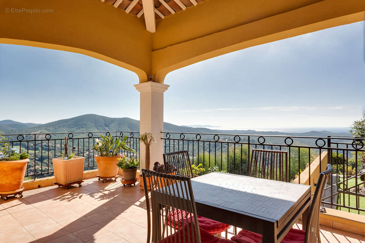 Maison à LA LONDE-LES-MAURES