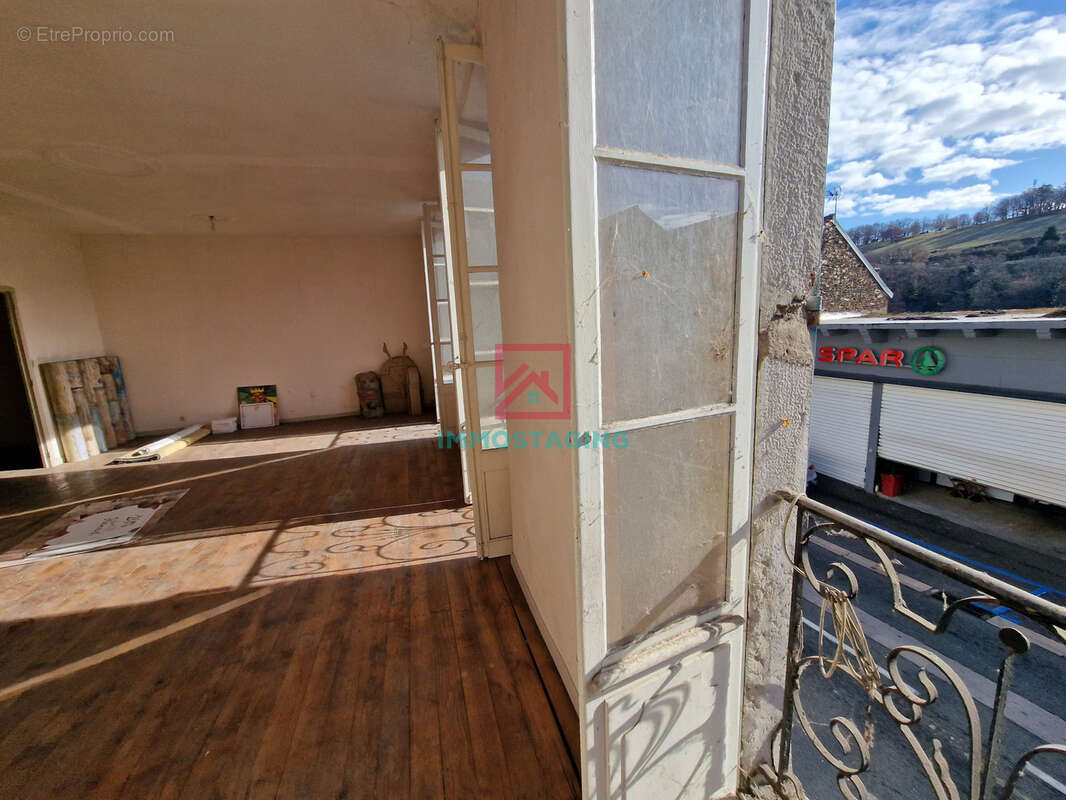 Appartement à SAINT-SERNIN-SUR-RANCE