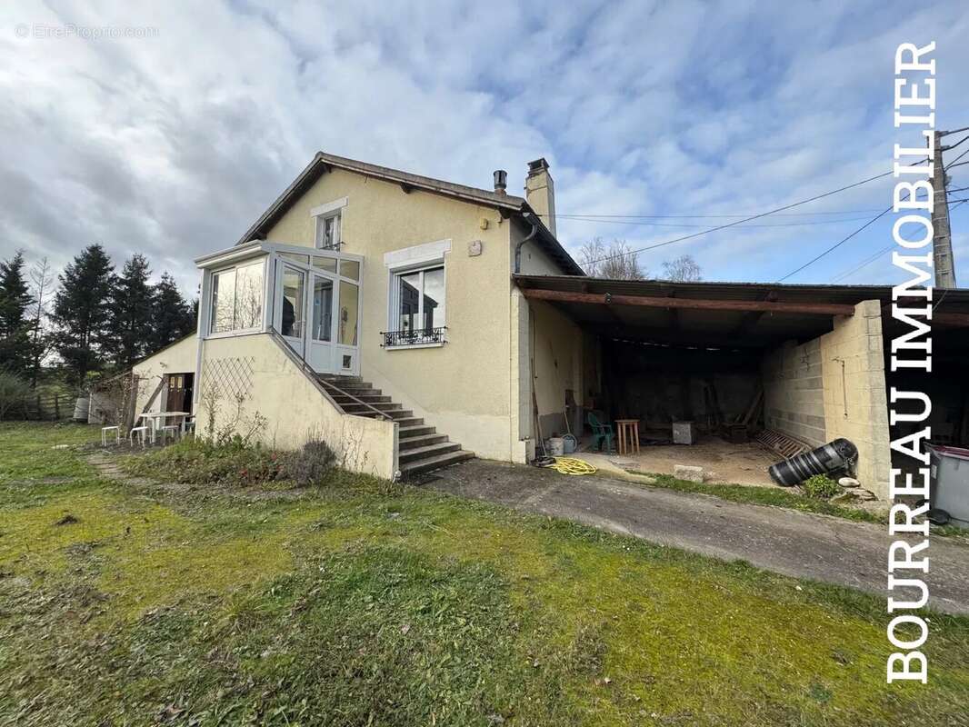 Appartement à LA CELLE-SAINT-CYR