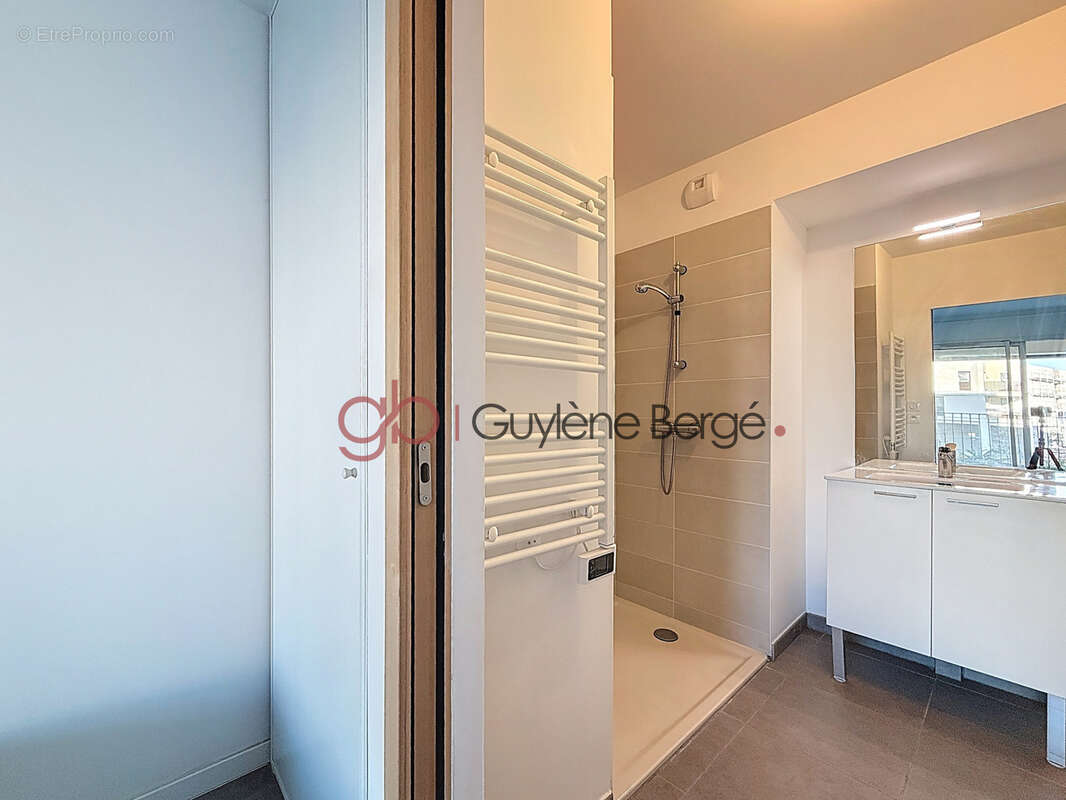 Appartement à MAUGUIO