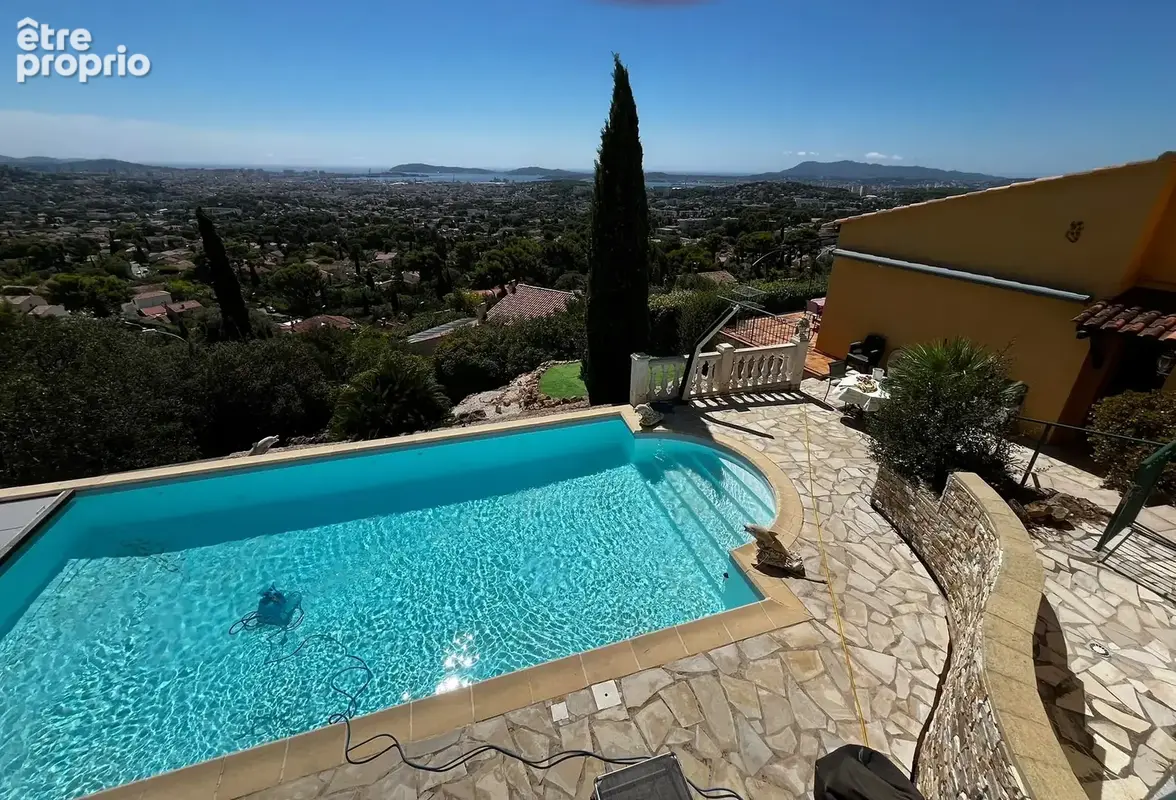 VILLA 120m2, T5 avec Vue Panoramique, jardin, Garage et Piscine à Toulon Ouest - photo 6