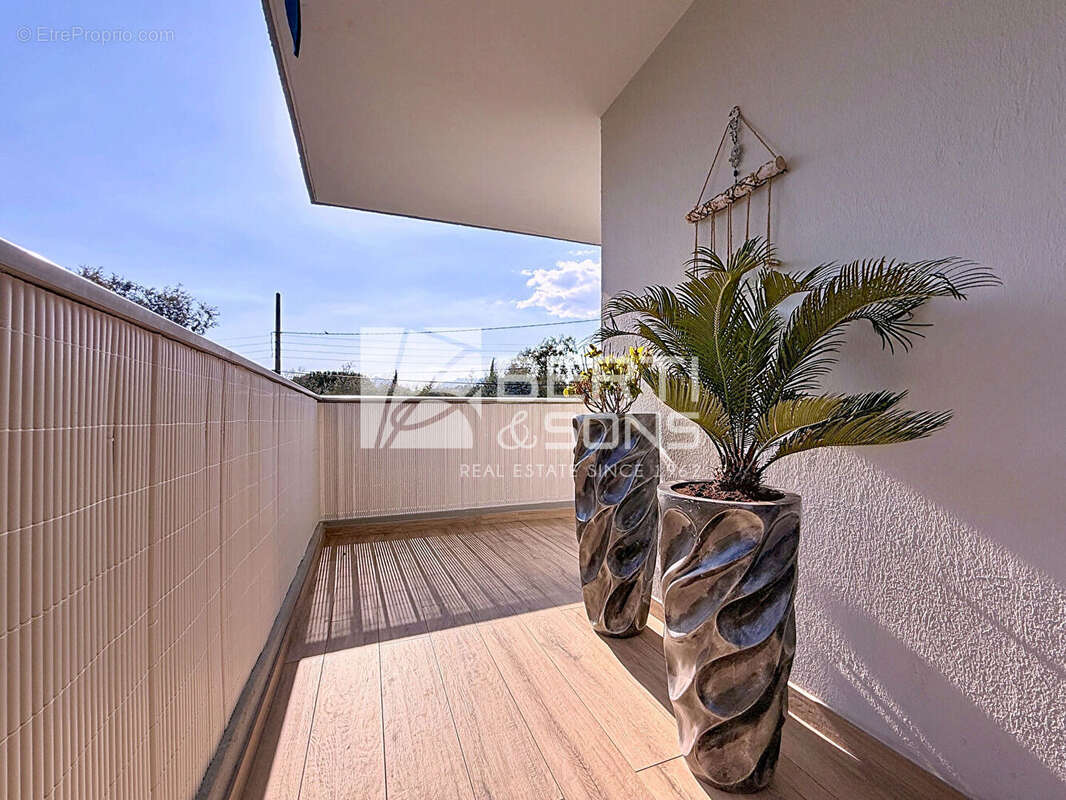 Appartement à MANDELIEU-LA-NAPOULE